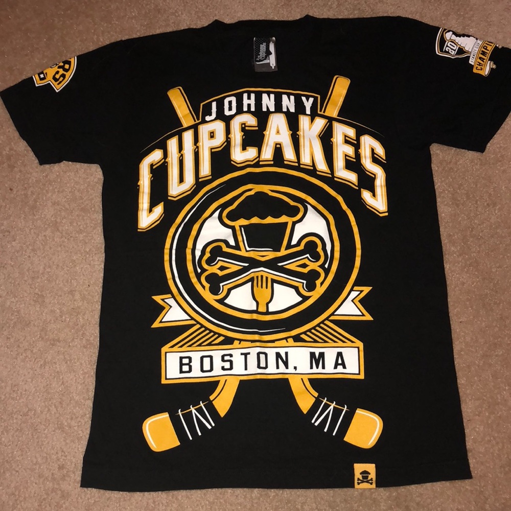 Johnny Cupcakes S - 2011 Bruins Stanley Cup Champs